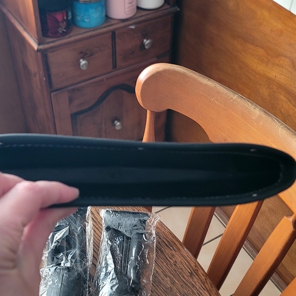 Seat Gap Fillers and Storage Pocket - Picture 3 of 3